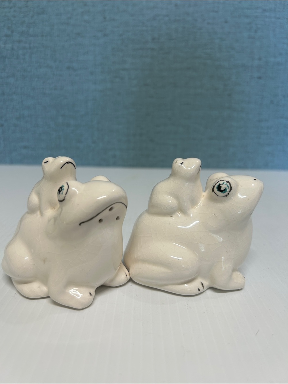 VTG White Ceramic Frog Salt & Pepper Shakers Baby On Back